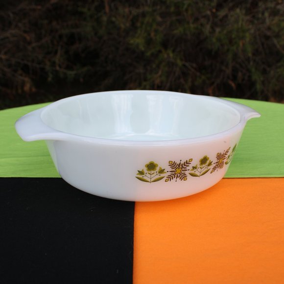 1Qt. Meadow Green Casserole - Picture 2 of 5